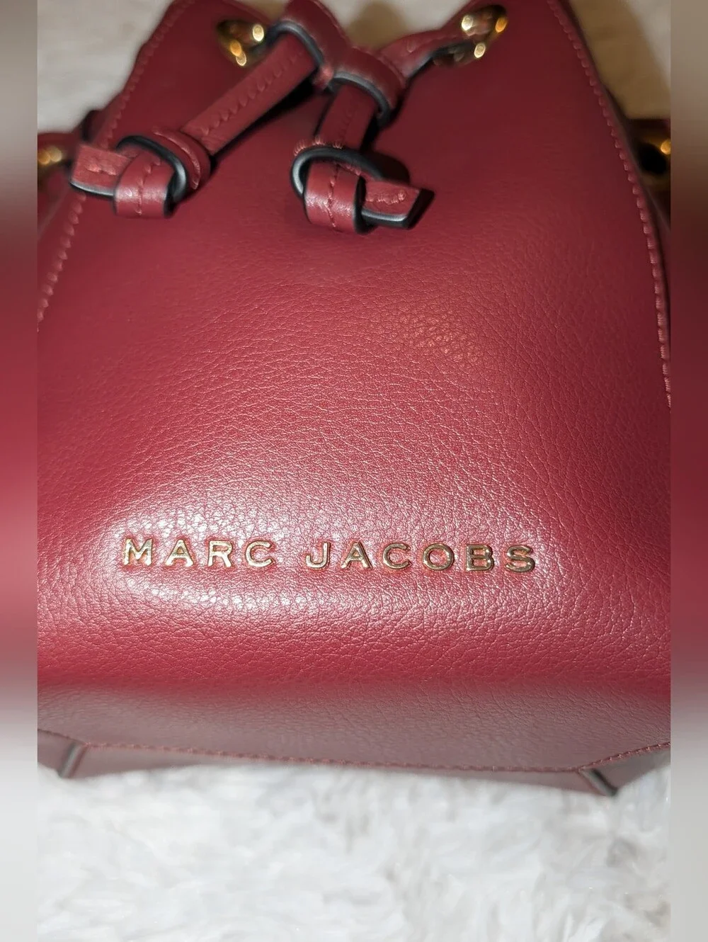 Marc Jacobs The Leather Bucket Bag with Detachable Strap Burgundy EUC - Picture 2 of 15